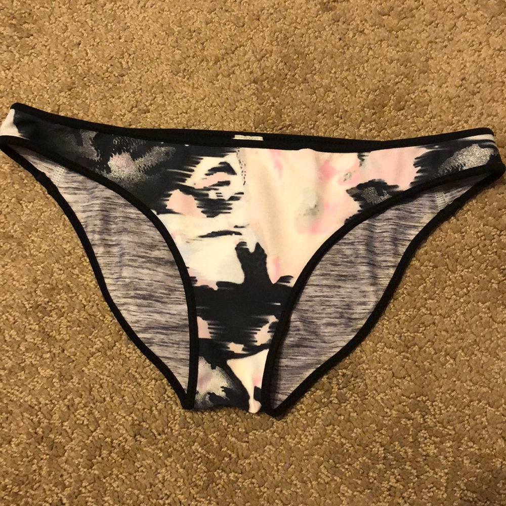 Lulu reversible swim bottoms.